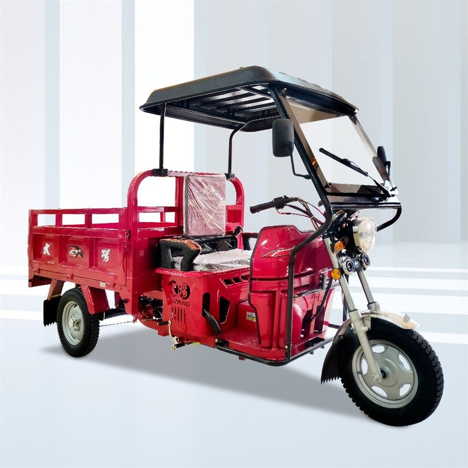 Enclosed Cabin Cargo Tricycle With 150cc Engine