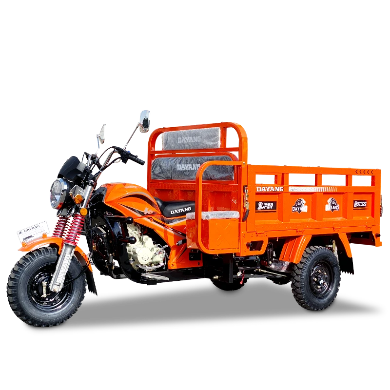 Motocicleta de tres rodes amb motor de gasolina